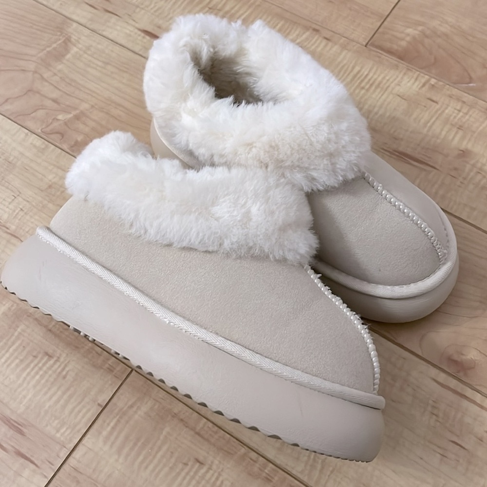 fuzzy slippers , size 7